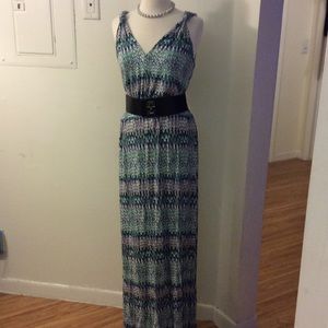 ⬇️FINAL REDUCTION⬇️Chelsea & Violet Maxi Dress-L